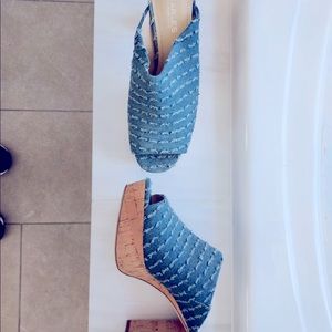 Charles David 8 1/2 new never worn. Slip on Sandles. Cork heal.